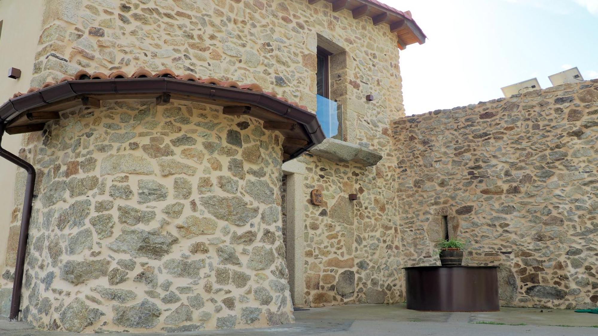 Apartamentos Muralla Sacra Sober Exterior photo